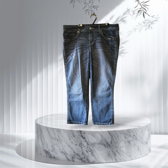 Seven7 Jean Capris - Picture 16 of 16